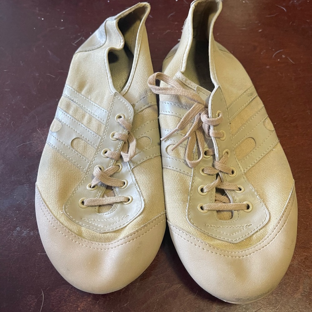 Instep Cougar Dance / Baton Shoe